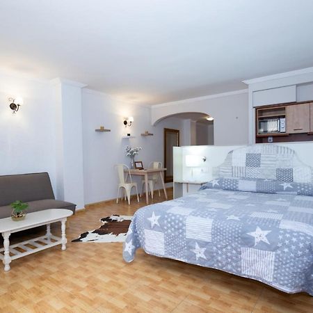 Unique Apartahotel 4-1 Torrevieja Exteriör bild