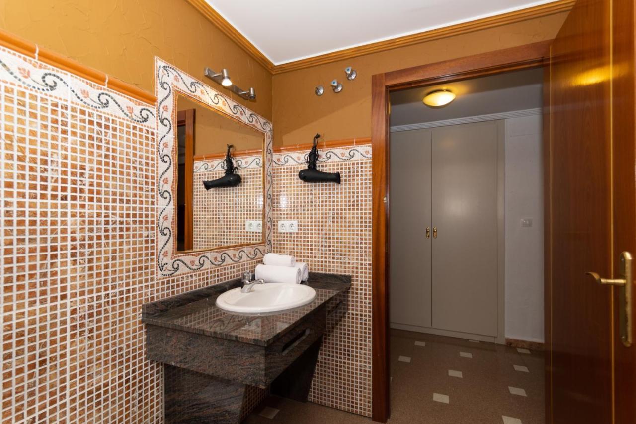 Unique Apartahotel 4-1 Torrevieja Exteriör bild