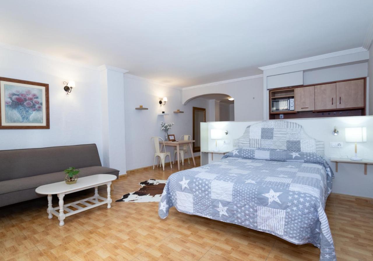 Unique Apartahotel 4-1 Torrevieja Exteriör bild